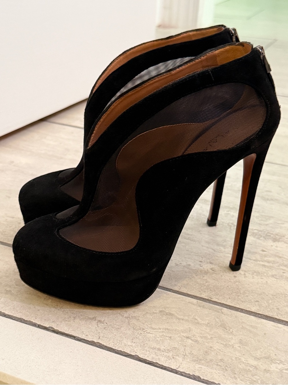 Alaïa Mesh & Suede Platform Booties 🖤 size 36.5 🖤 Beautiful Condition